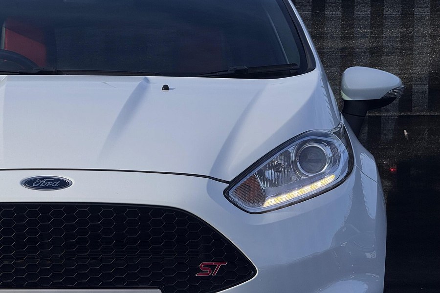 2016 Ford Fiesta photo 13