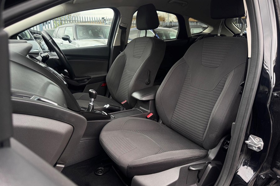 2017 Ford Focus photo 6