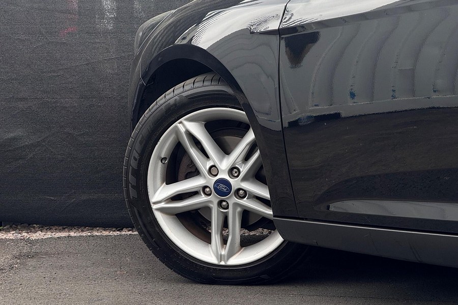 2017 Ford Focus photo 11