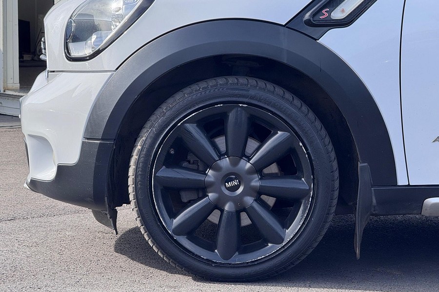 2015 MINI Countryman photo 14