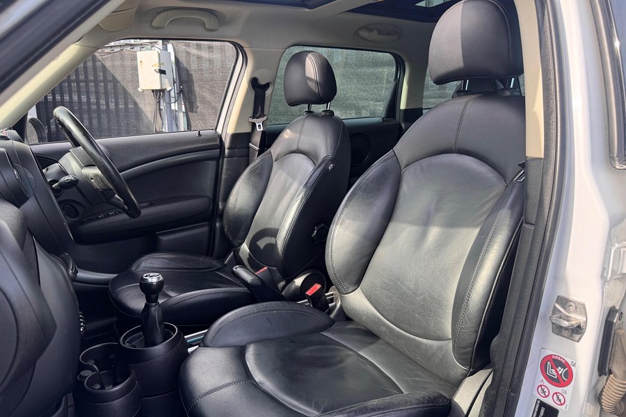 2015 MINI Countryman photo 13