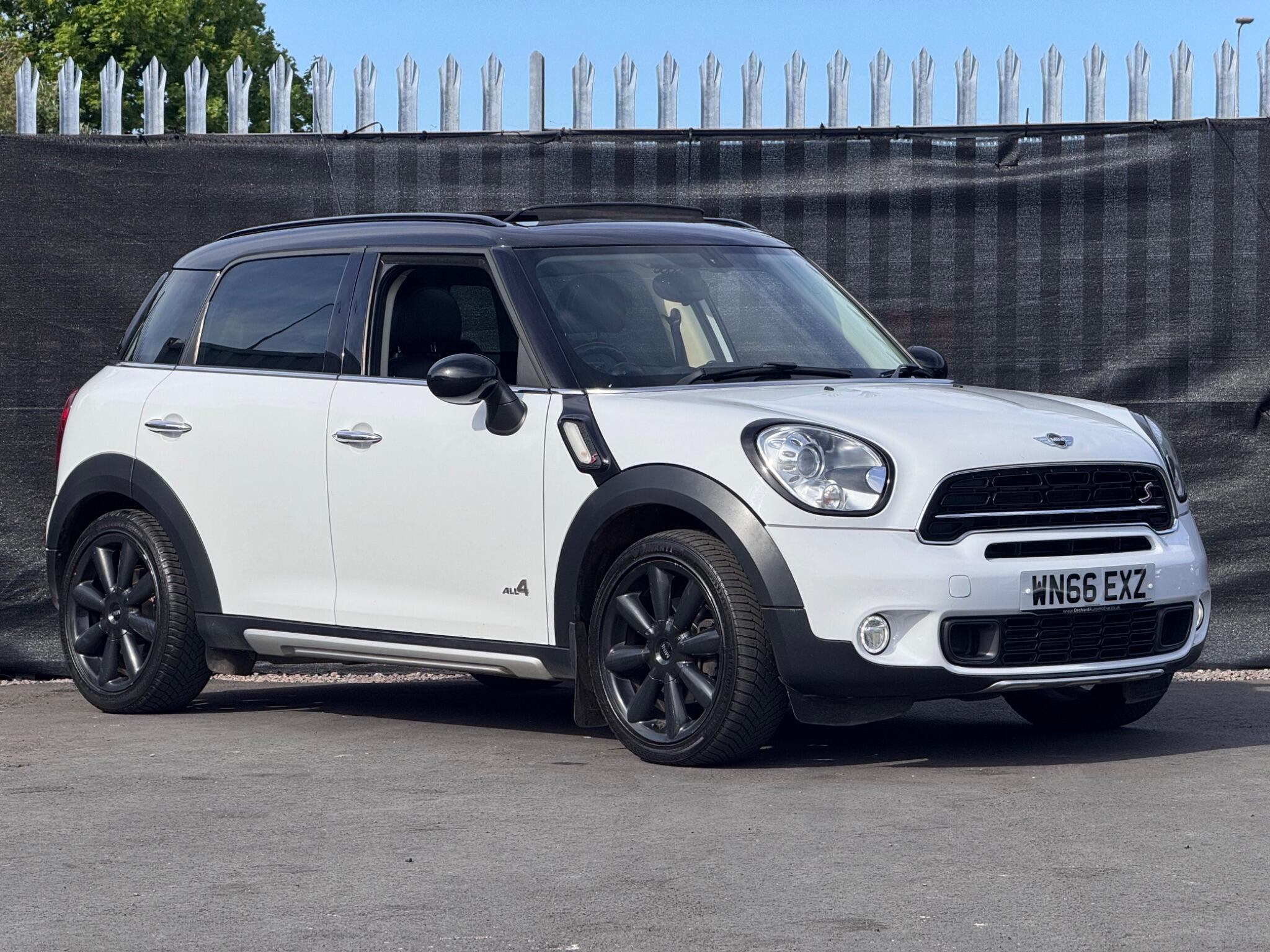 2015 MINI Countryman 2.0 Cooper SD ALL4 Euro 5 (s/s) 5dr for sale at Bestway Autos