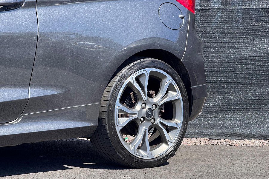 2018 Ford Fiesta photo 12