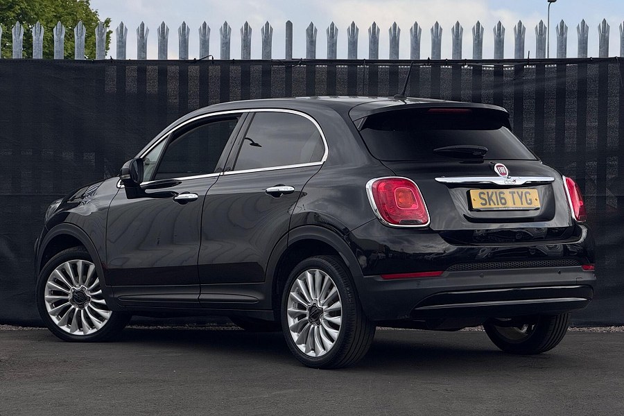 Fiat 500X photo 2
