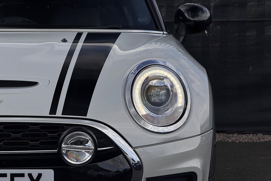 2017 MINI Clubman photo 12