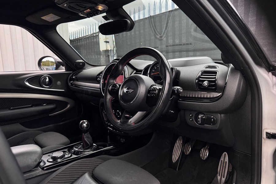 2017 MINI Clubman photo 3