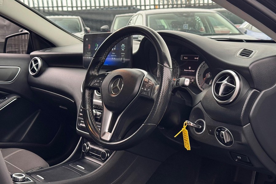 2015 Mercedes-Benz A Class photo 3
