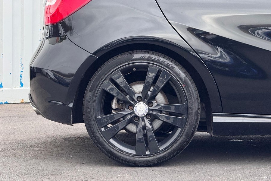 2015 Mercedes-Benz A Class photo 13