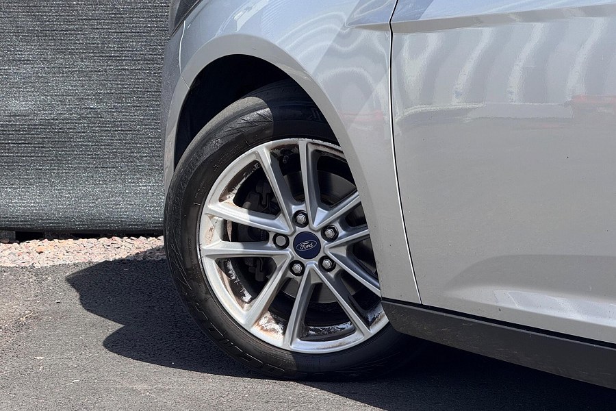 2016 Ford Focus photo 9