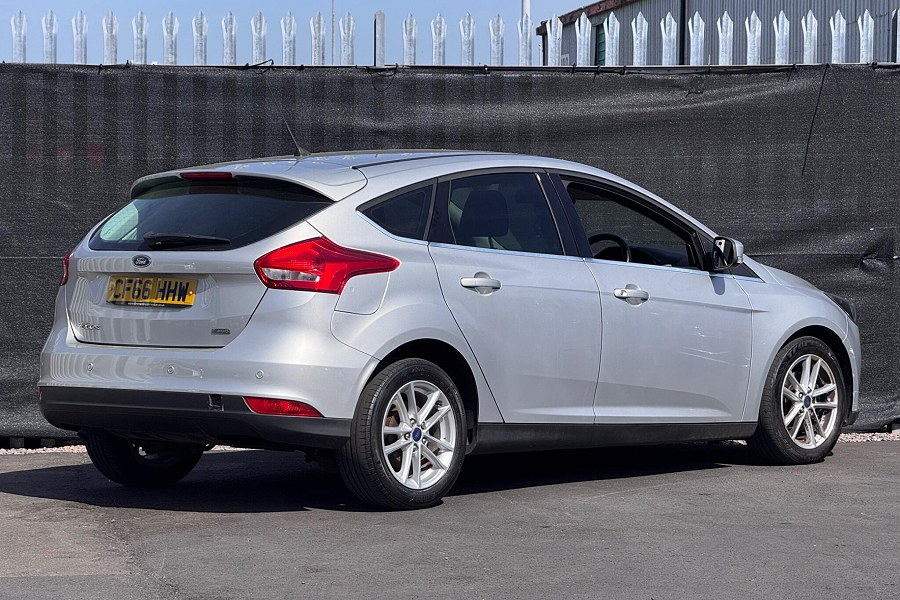 2016 Ford Focus photo 8