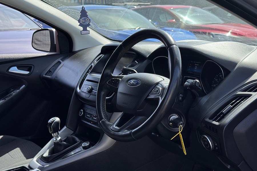 2016 Ford Focus photo 3