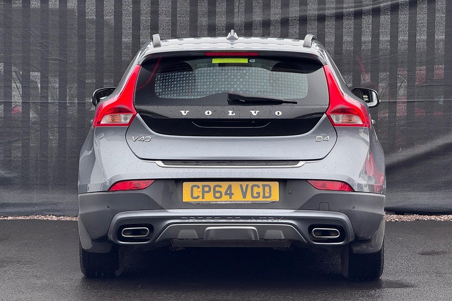 2015 Volvo V40 Cross Country photo 5