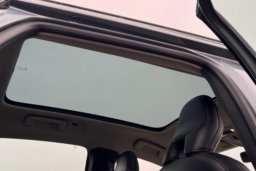 2015 Volvo V40 Cross Country photo 11
