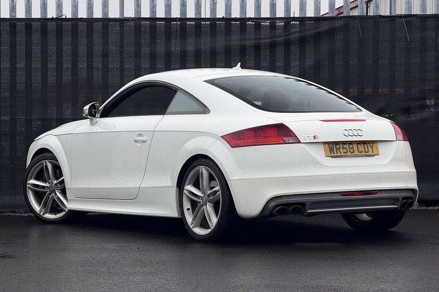 Audi TTS photo 2