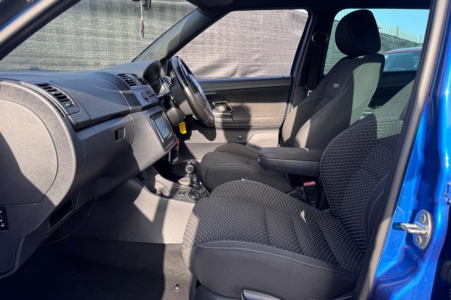 2011 Skoda Fabia photo 11