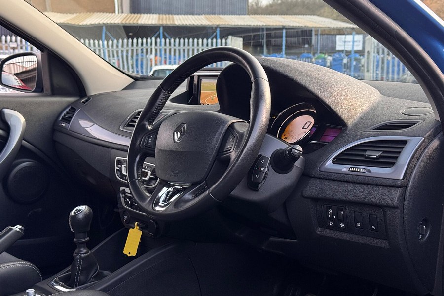 2015 Renault Megane photo 3