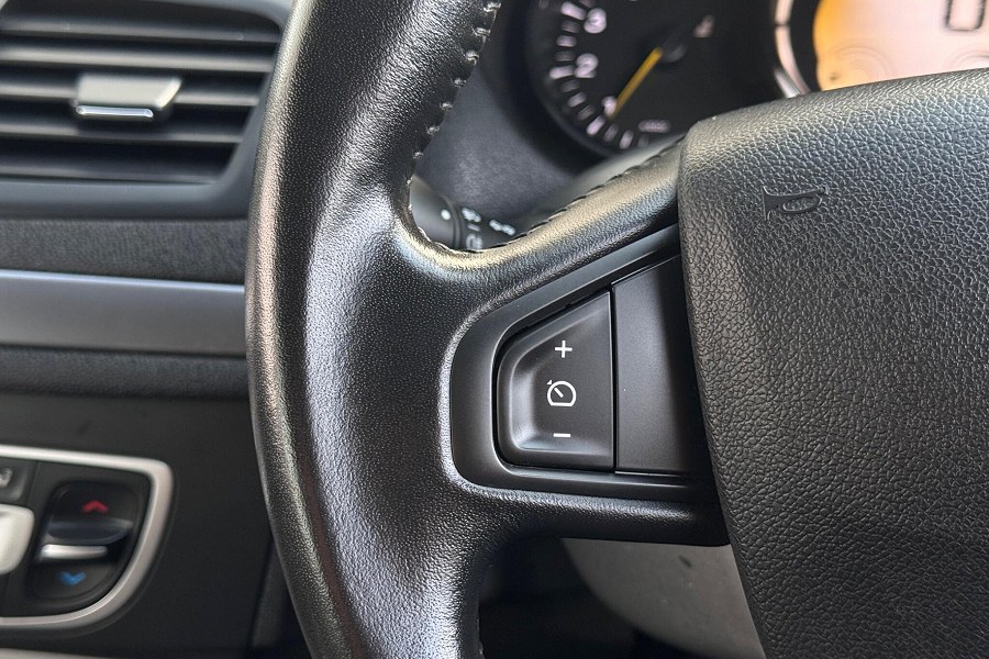 2015 Renault Megane photo 14