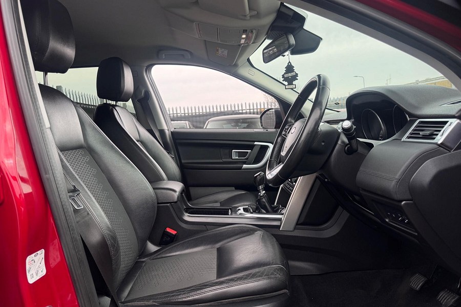 2016 Land Rover Discovery Sport photo 11