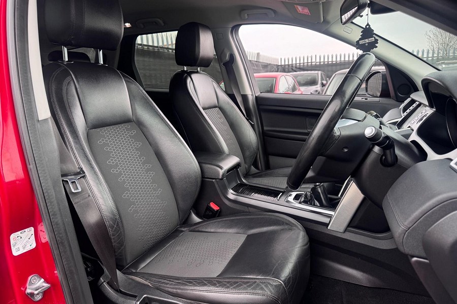 2016 Land Rover Discovery Sport photo 9