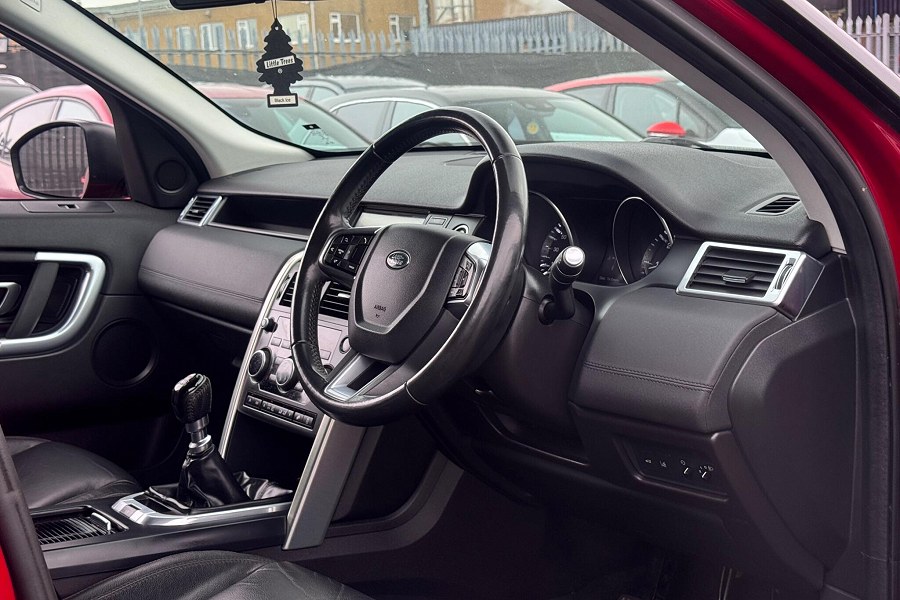 2016 Land Rover Discovery Sport photo 3