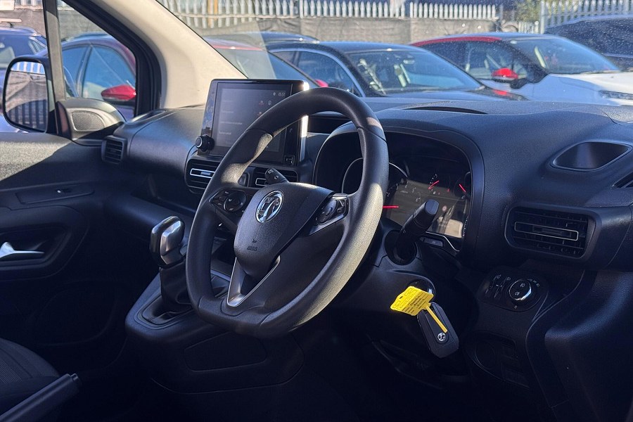 2019 Vauxhall Combo Life photo 3