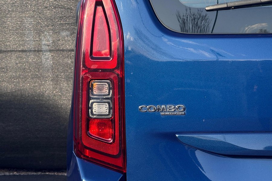 2019 Vauxhall Combo Life photo 8