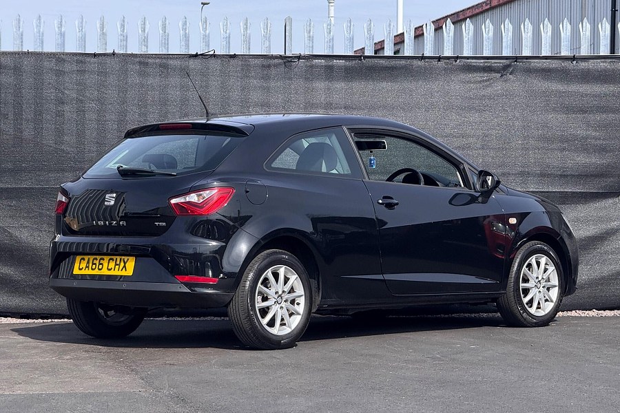 2016 SEAT Ibiza photo 6