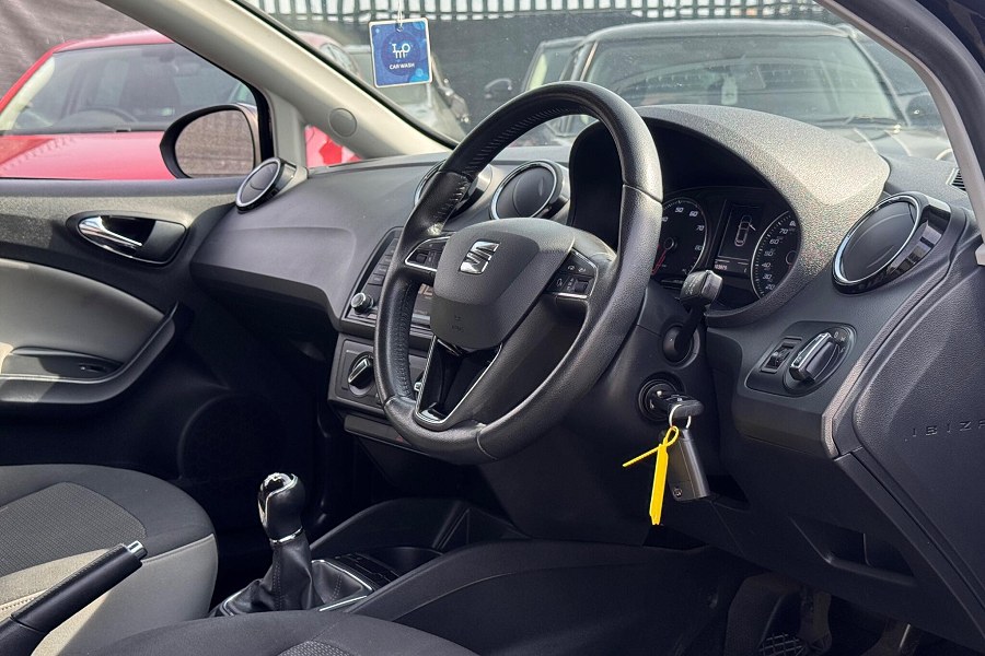 2016 SEAT Ibiza photo 3