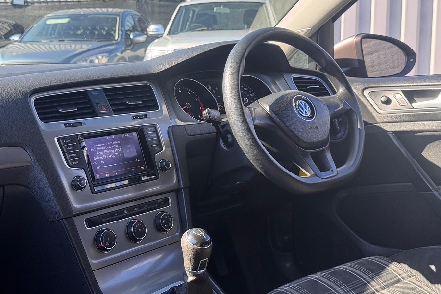 2013 Volkswagen Golf photo 10
