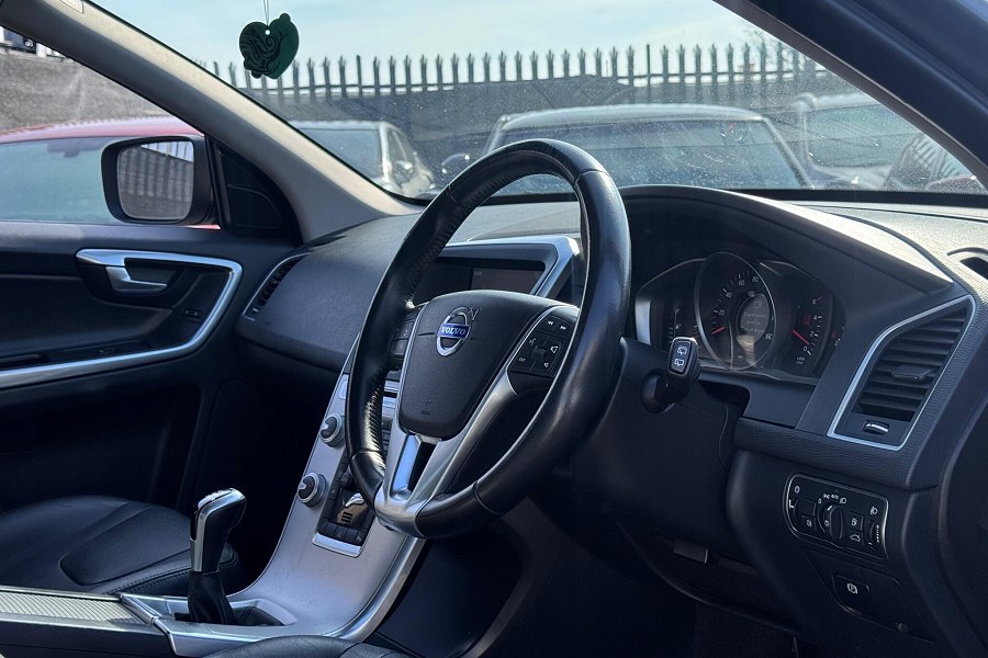 2016 Volvo XC60 photo 3
