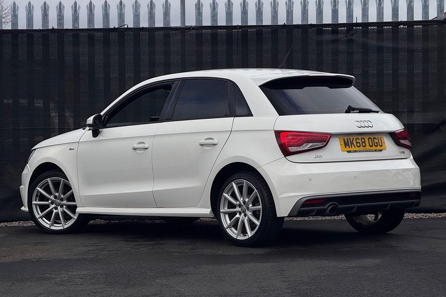 Audi A1 photo 2