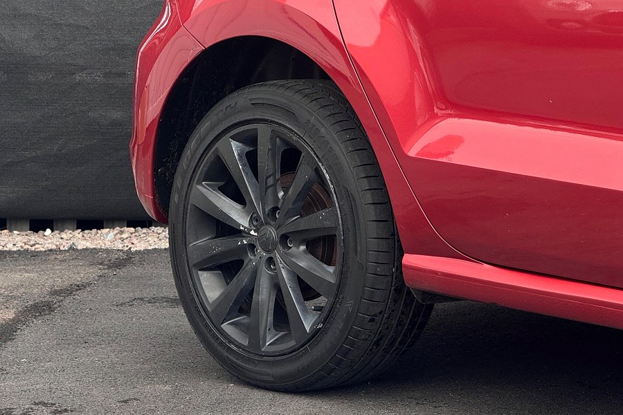 2015 Volkswagen Polo photo 6