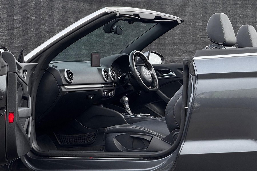 2015 Audi A3 Cabriolet photo 3