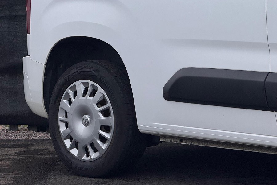2020 Vauxhall Combo photo 11