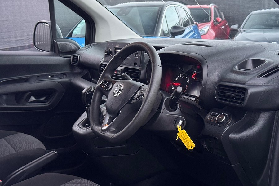 2020 Vauxhall Combo photo 3