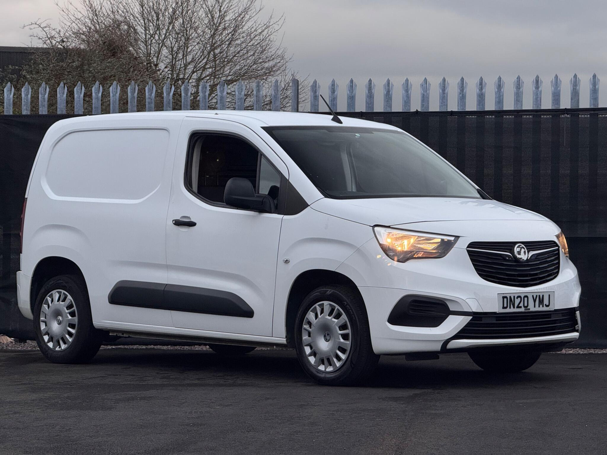 2020 Vauxhall Combo 1.6 Turbo D 2300 Sportive L1 H1 Euro 6 (s/s) 4dr for sale at Bestway Autos
