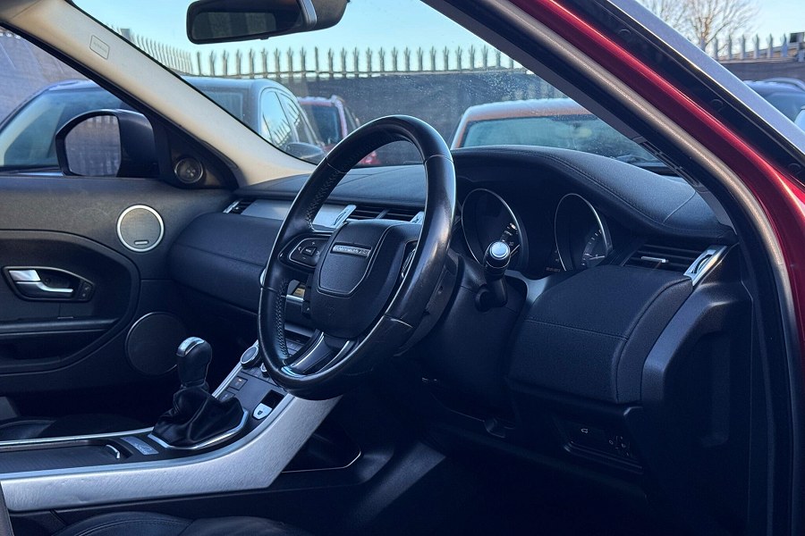 2014 Land Rover Range Rover Evoque photo 3