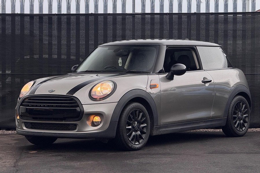 2016 MINI Hatch photo 12