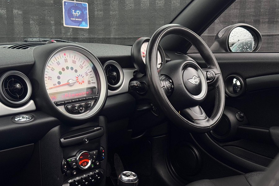 2013 MINI Roadster photo 7