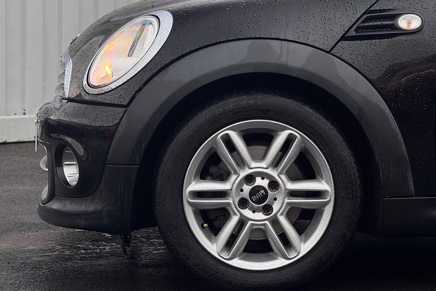 2013 MINI Roadster photo 10