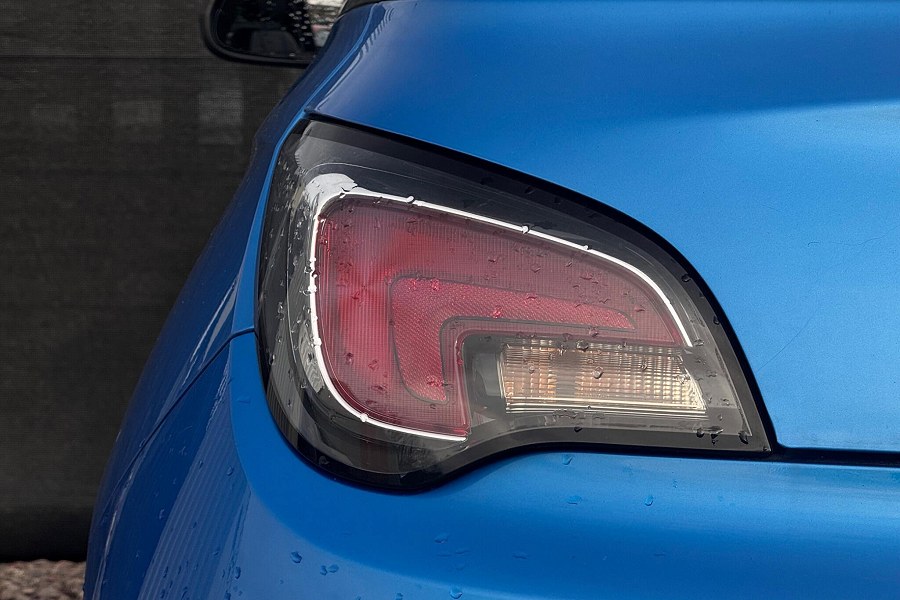 2016 Vauxhall ADAM photo 14