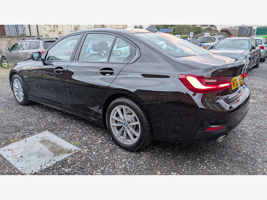 2022 BMW 3 Series photo 14