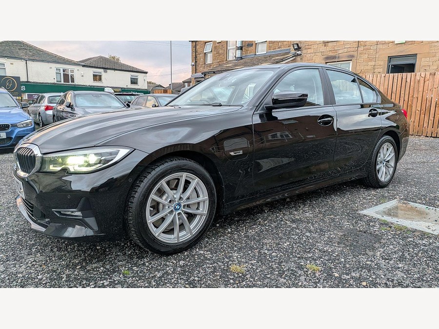 2022 BMW 3 Series photo 11