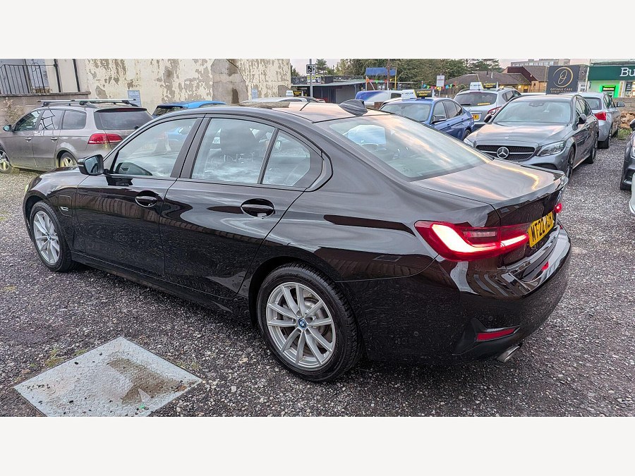 2022 BMW 3 Series photo 12