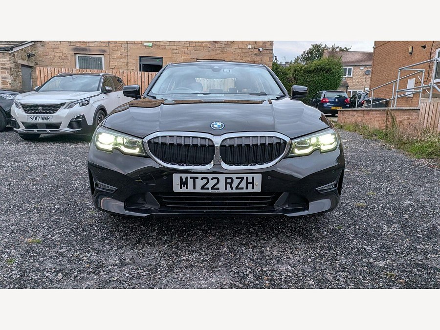 2022 BMW 3 Series photo 8