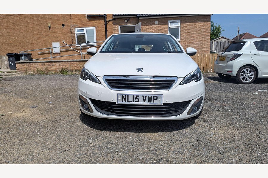 2015 Peugeot 308 photo 6
