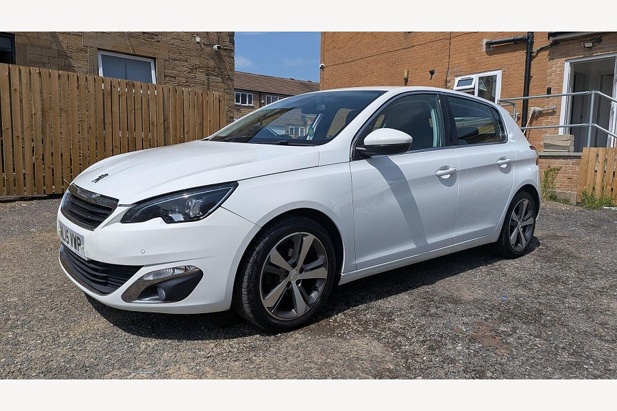 2015 Peugeot 308 photo 9