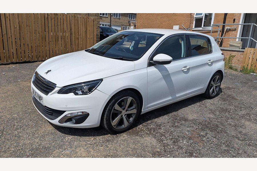 2015 Peugeot 308 photo 7