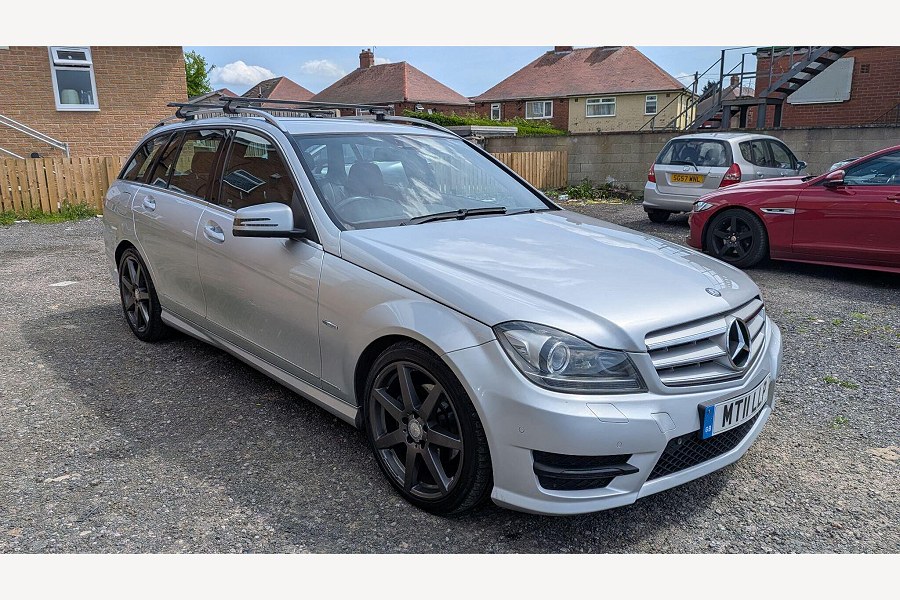Mercedes-Benz C Class photo 2