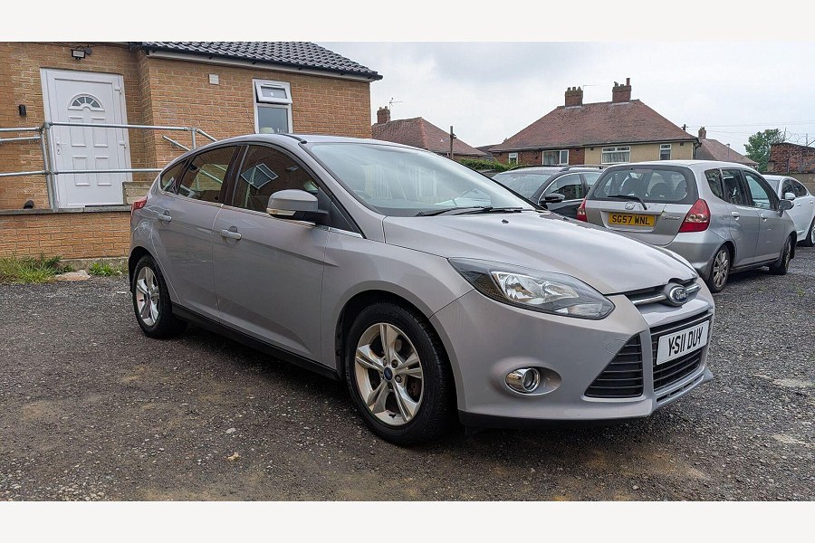 2011 Ford Focus photo 3
